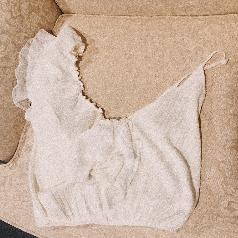 NWT ruffle white cropped tank top size Medium